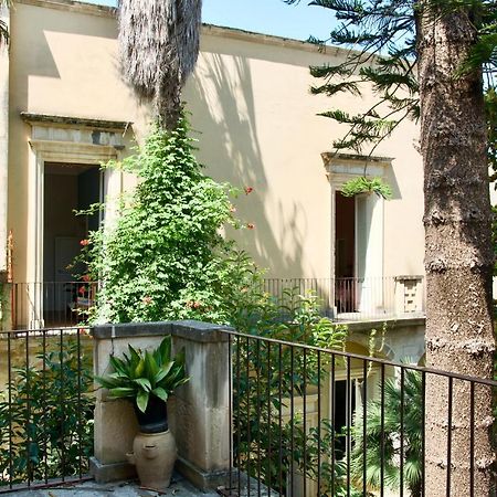 Palazzo Apostolico Orsini Apartment Lecce Exterior photo